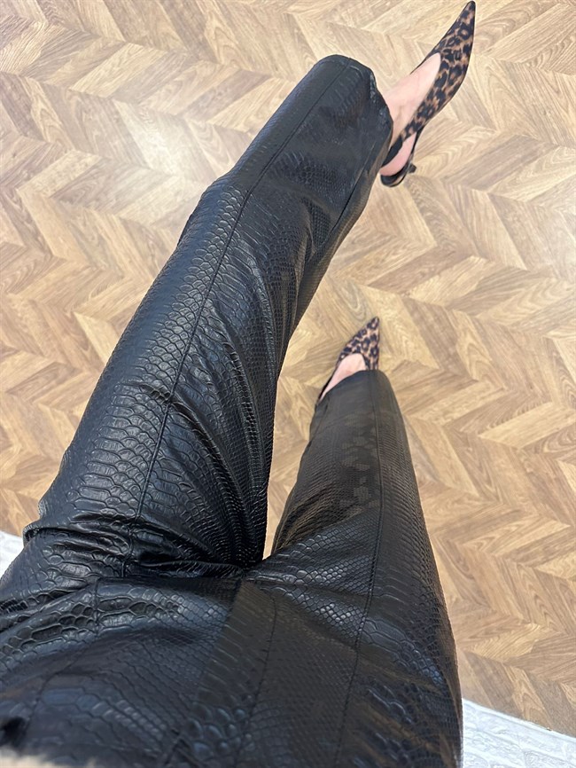 Siyah Yılan Derisi Deri Pantolon